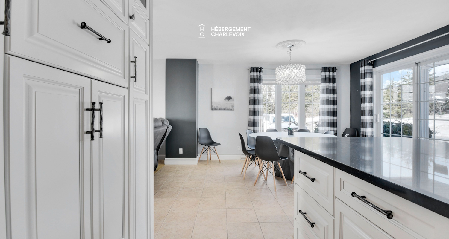 MAR-17 - Roof terrace with river view.